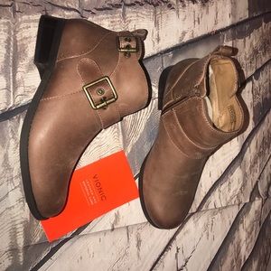 vionic logan boots